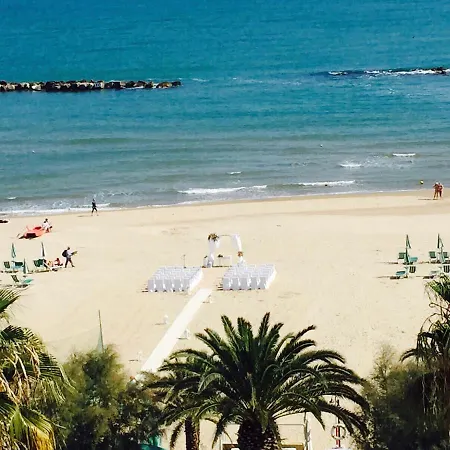 Grand Excelsior Hotel 4*