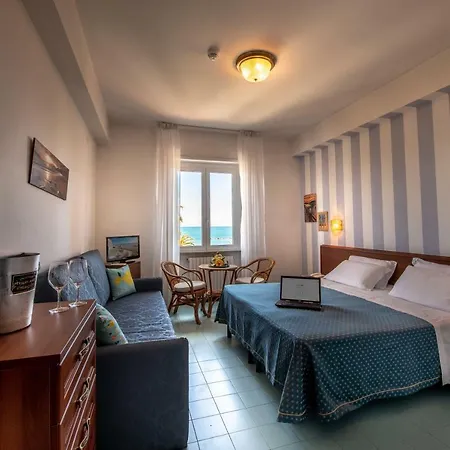 Hotel Grand Excelsior 4*