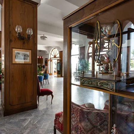 Grand Excelsior Hotel