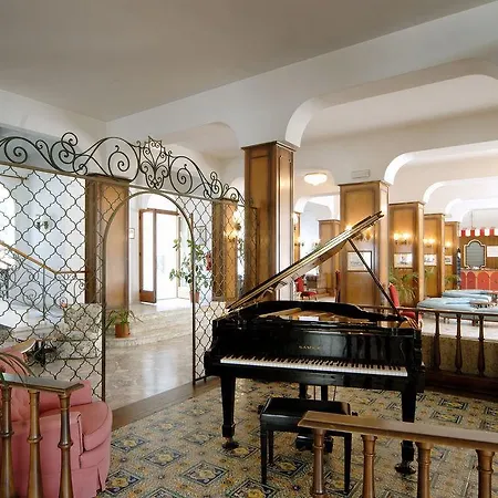 Grand Excelsior Otel 4*