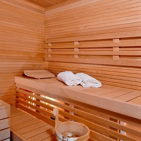 Grand Excelsior Hotel 4*