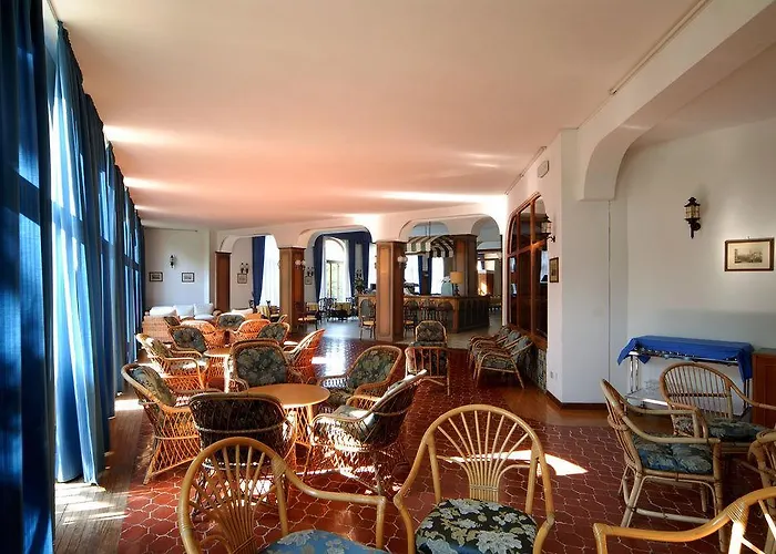 Grand Excelsior Hotel