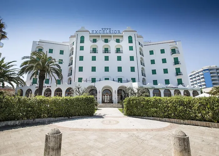 Grand Excelsior Hotel