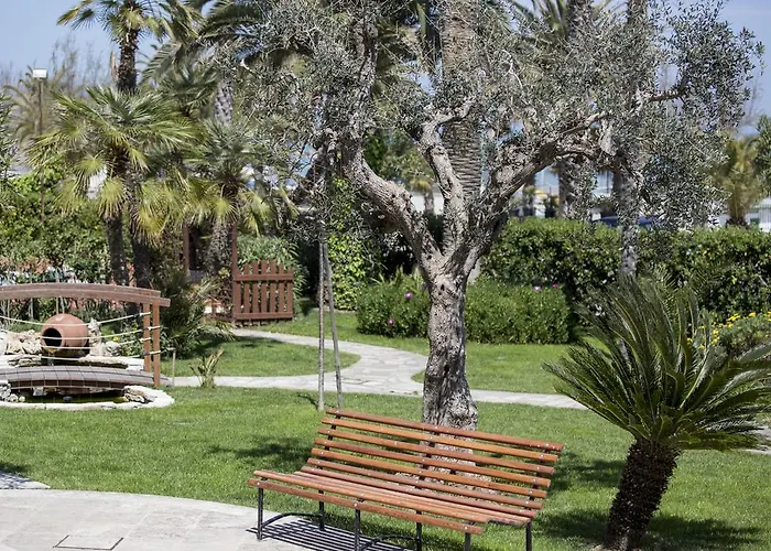 Grand Excelsior Hotel