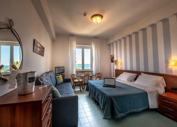 Hotel Grand Excelsior 4*