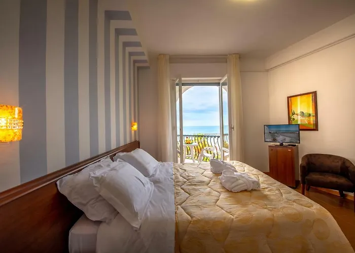 Hotel Grand Excelsior 4*