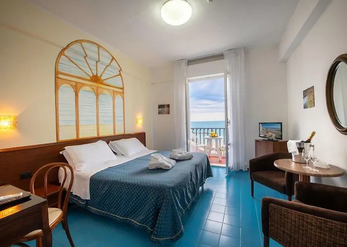 Grand Excelsior Hotel