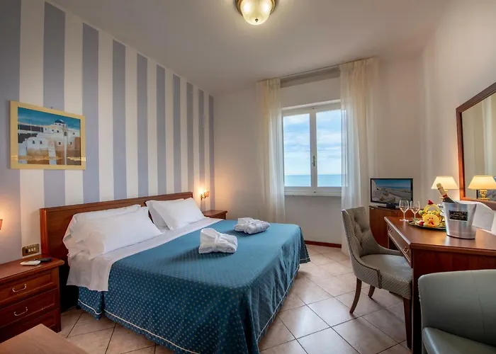 Grand Excelsior Hotel 4*