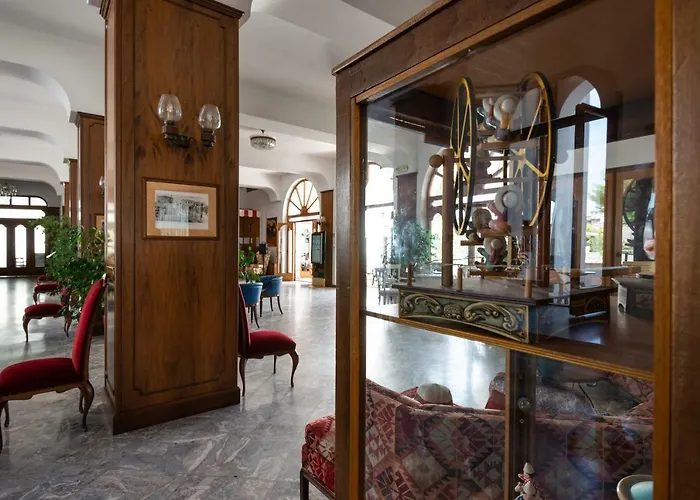 Grand Excelsior Hotel